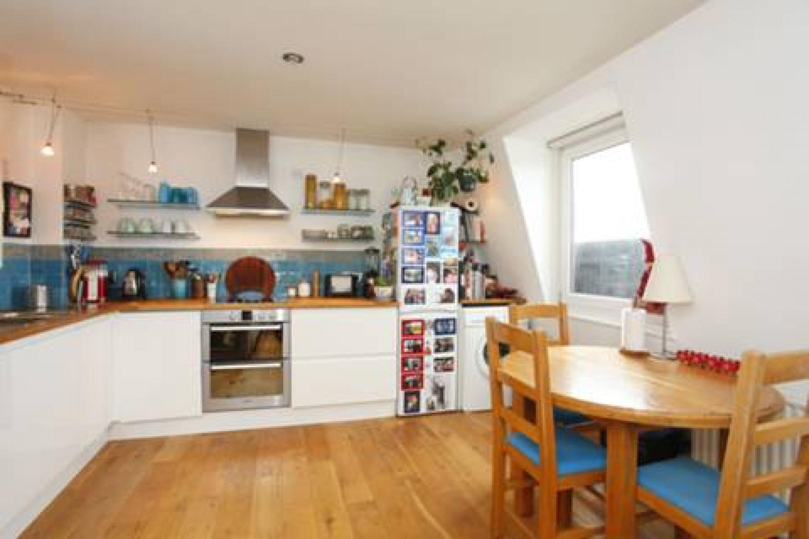 			NEW INSTRUCTION (Private Roof Terrace), 1 Bedroom, 1 bath, 1 reception Flat			 Goldney Road, MAIDA VALE